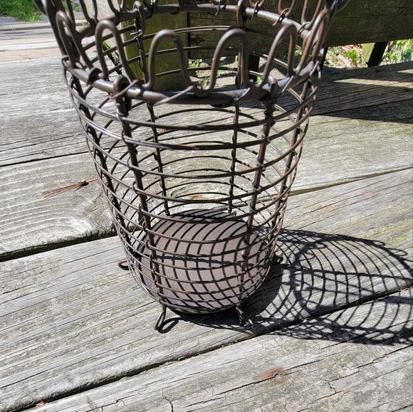 Wire Wine basket. - Picture 8 of 12
